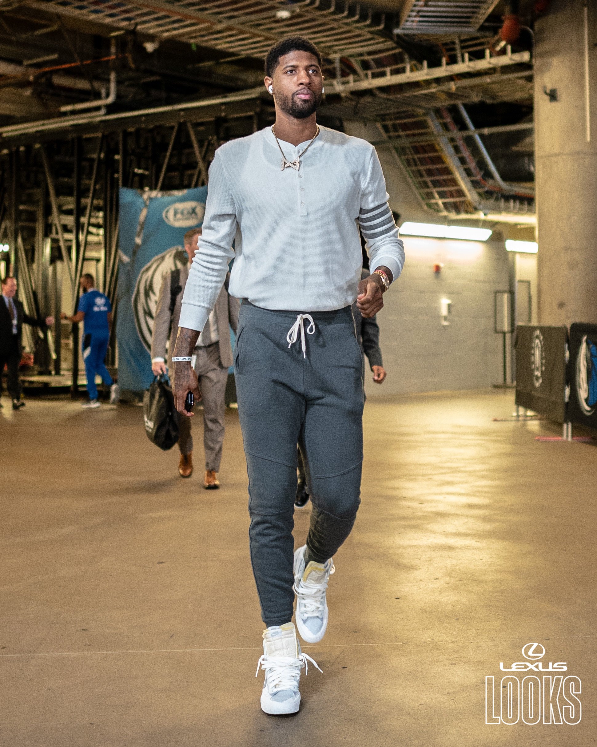 浓眉哥官方公布新规，连续三场30+引发争议，快船球迷热议！