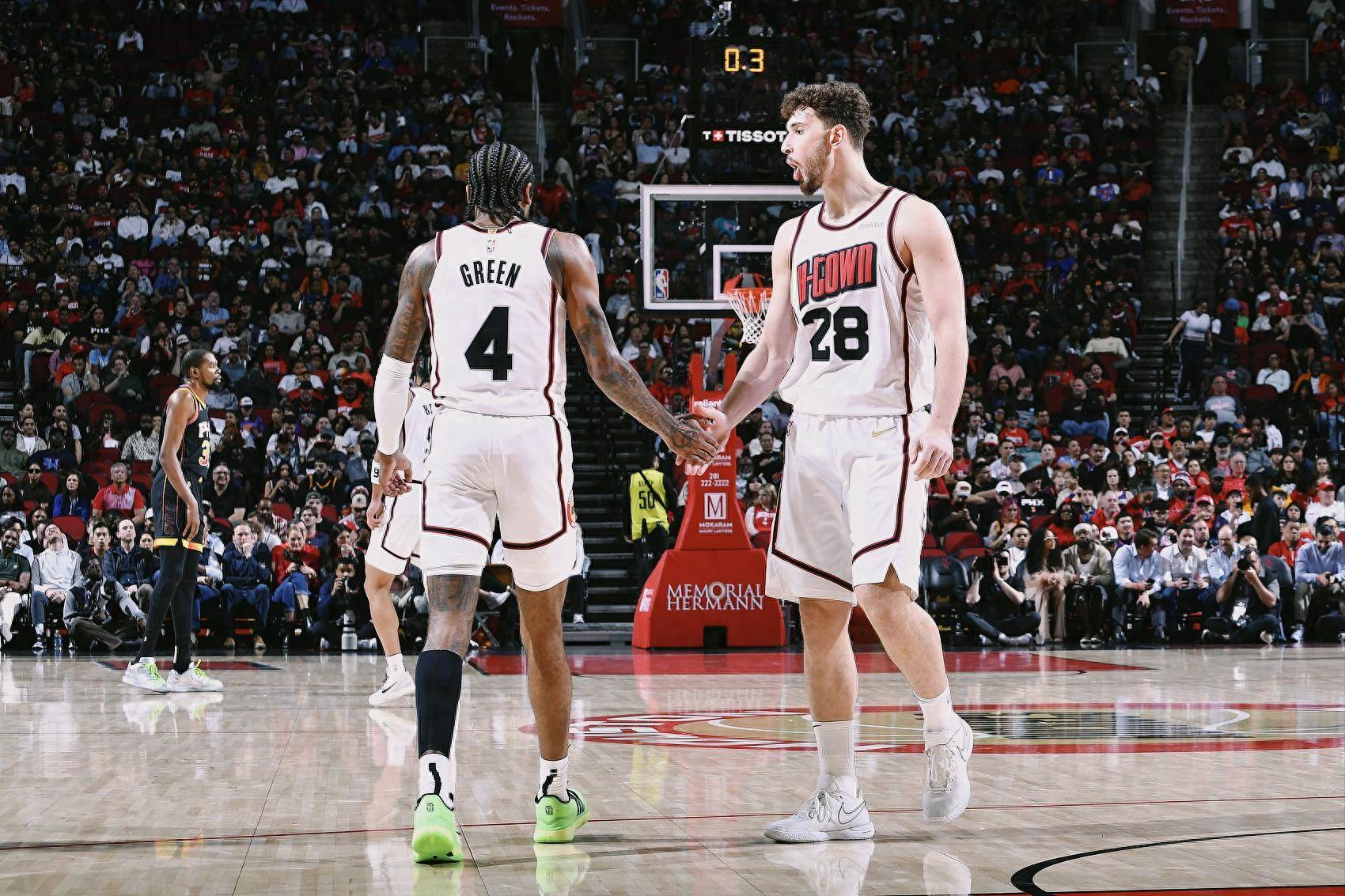 格林复出首战，威金斯状态火爆，逆转取胜成为焦点！的简单介绍