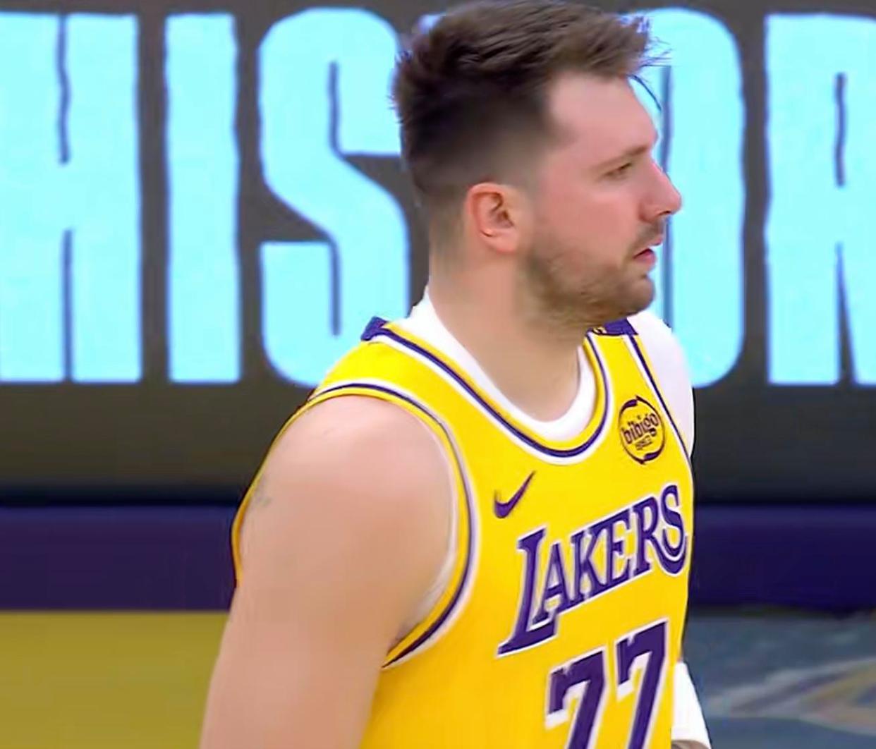 东契奇新星出色防守表现惊艳，塞尔维亚队未来可期！